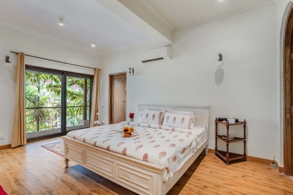 Image Title Goes Here